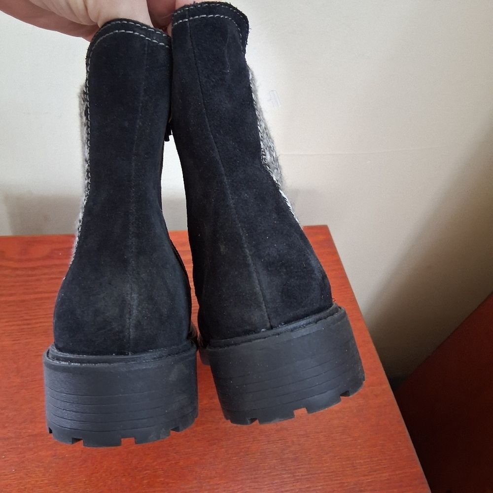Clarks Women's Opal Sky Black Suede Chelsea Style Side Zip Ankle Boots Sz 8.5M - Picture 9 of 15